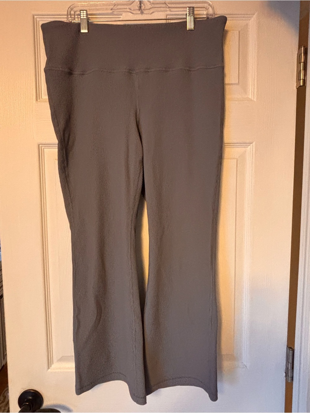 Athleta Elation Rib Crop Flare Pants in Light lilac XL
